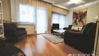Sala d'estar de Pis en venda en Barakaldo  amb Calefacció, Terrassa i Balcó