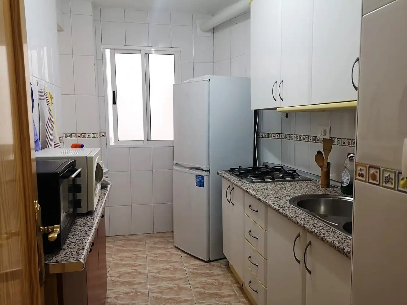 Kitchen of Flat for rent in Granada  with Heating and Furnished