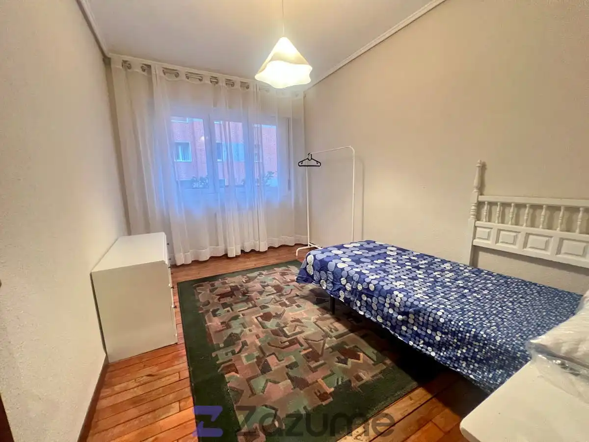 Schlafzimmer von Wohnung zur Miete in Bilbao  mit Heizung, Terrasse und Möbliert
