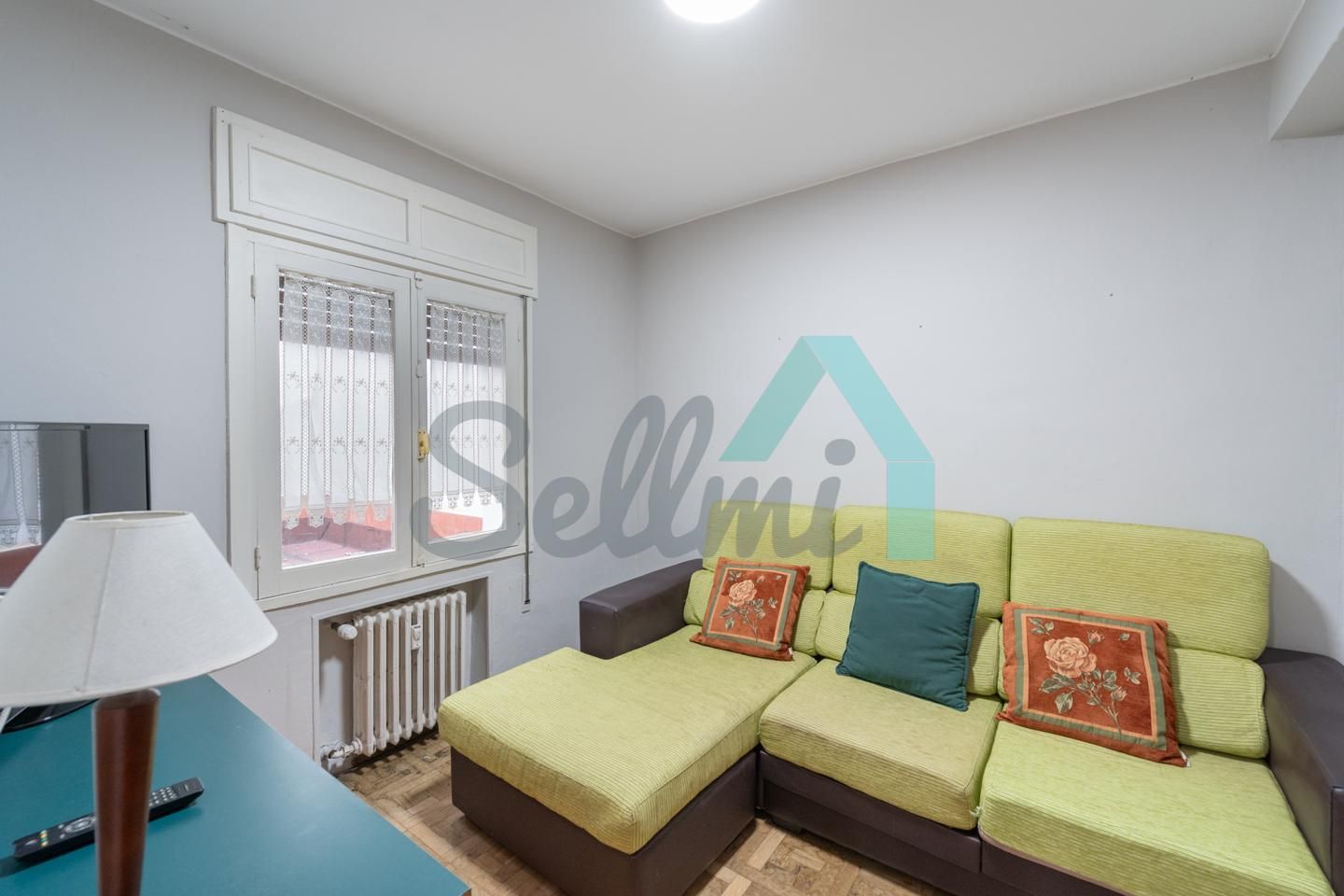 Bedroom of Flat for rent in Oviedo   with Heating, Parquet flooring and Furnished