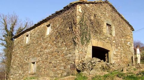 CABAÑA DE PIEDRA CON PARCELA.