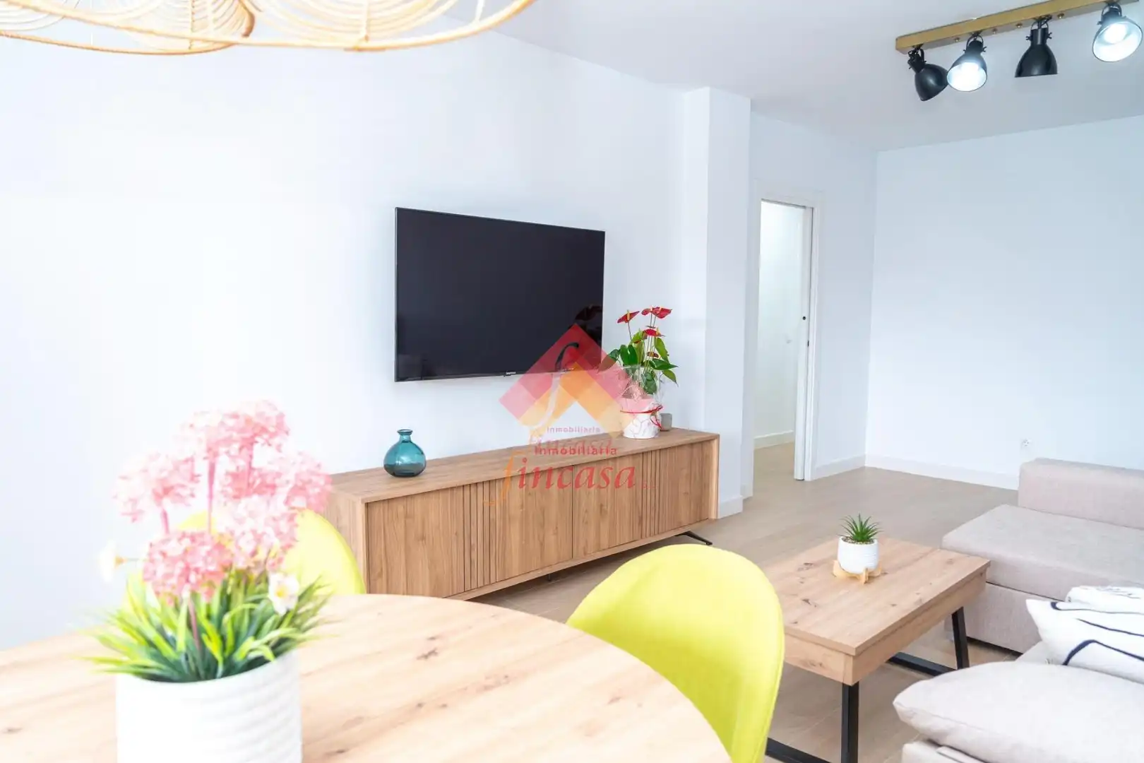 Living room of Flat for sale in Ronda  with Heating, Terrace and Furnished