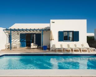 Piscina de Casa o xalet en venda en Yaiza amb Jardí privat, Terrassa i Piscina