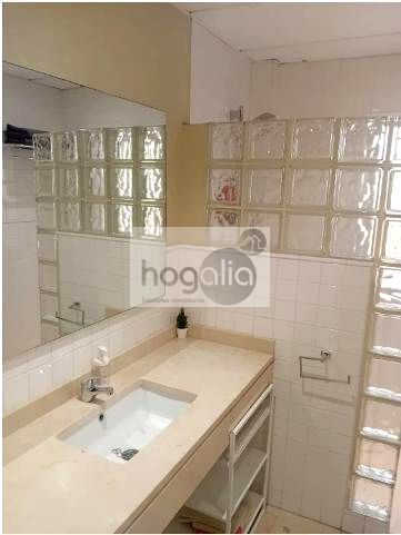 Bany de Planta baixa de lloguer en  Sevilla Capital amb Aire condicionat, Terrassa i Moblat