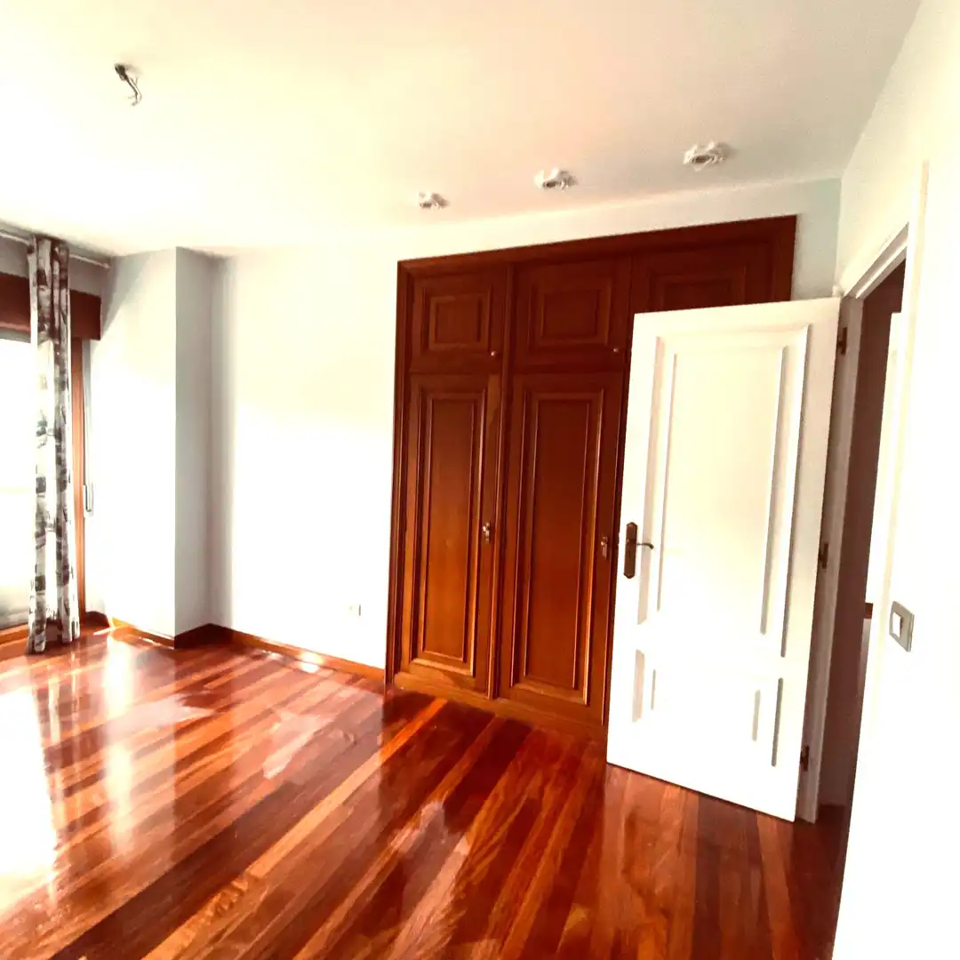 Schlafzimmer von Wohnung zur Miete in Vigo 