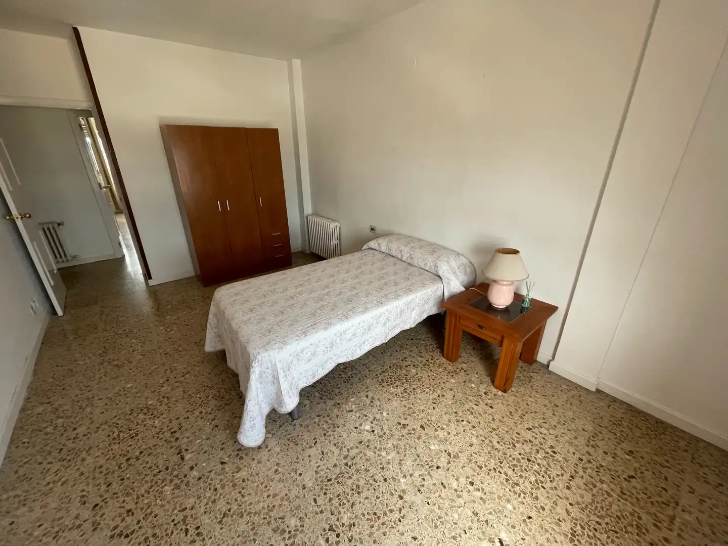 Schlafzimmer von Wohnung zur Miete in Jaén mit Klimaanlage, Heizung und Parkett