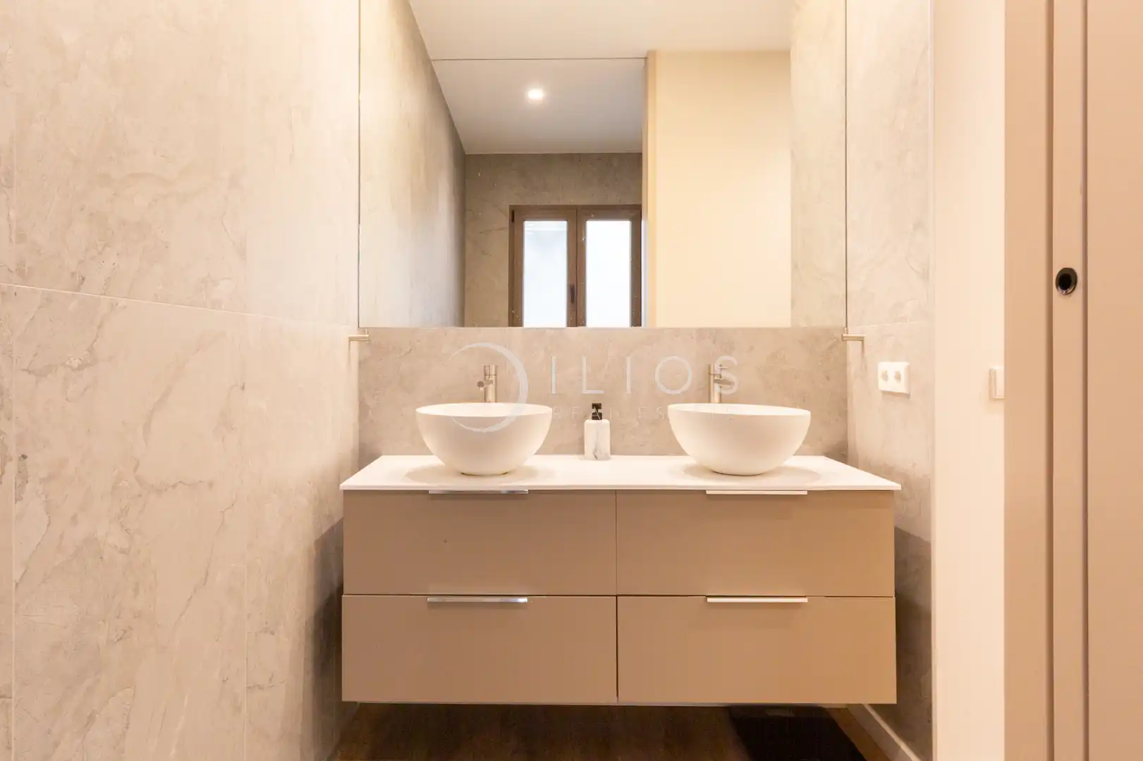 Baño de Piso en venta en Valencia con Aire acondicionado, Calefacción y Terraza