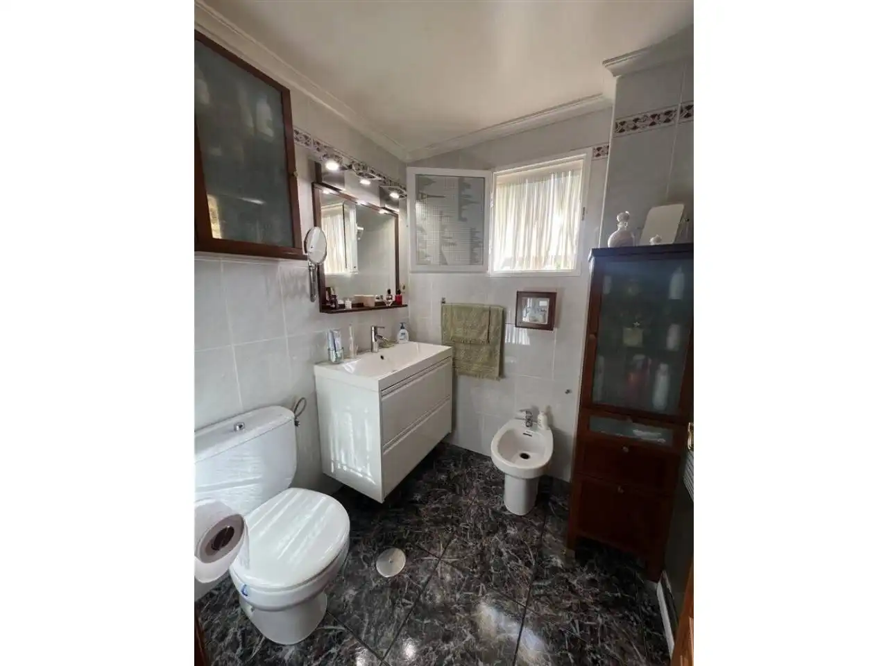 Baño de Apartamento en venta en La Manga del Mar Menor con Aire acondicionado, Terraza y Piscina comunitaria
