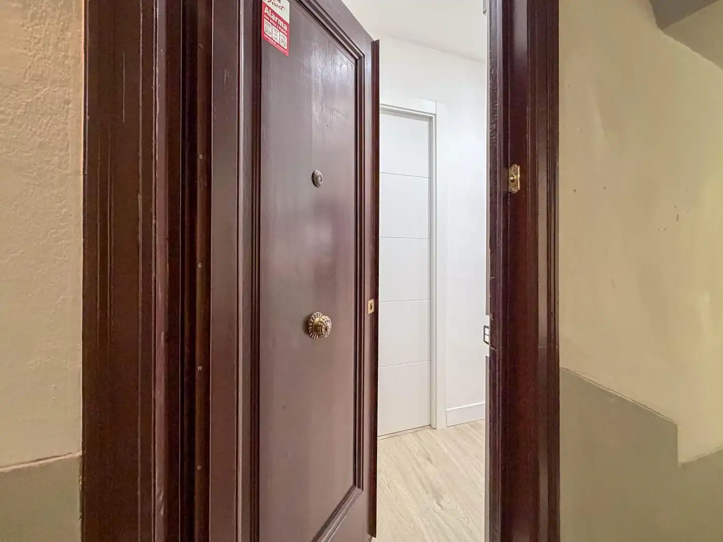 Piso en venta en L'Hospitalet de Llobregat con Calefacción, Parquet y Terraza