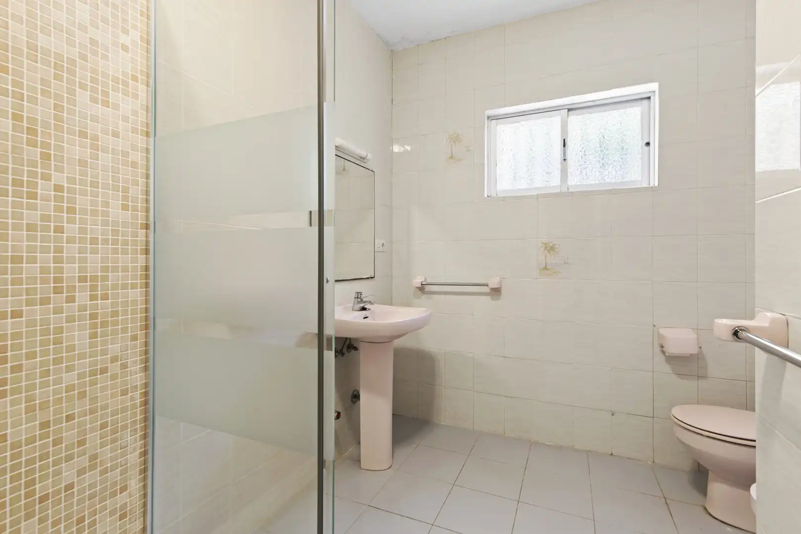 Bathroom of Houses for sale in Marbella  with Private garden, Terrace and Storage room