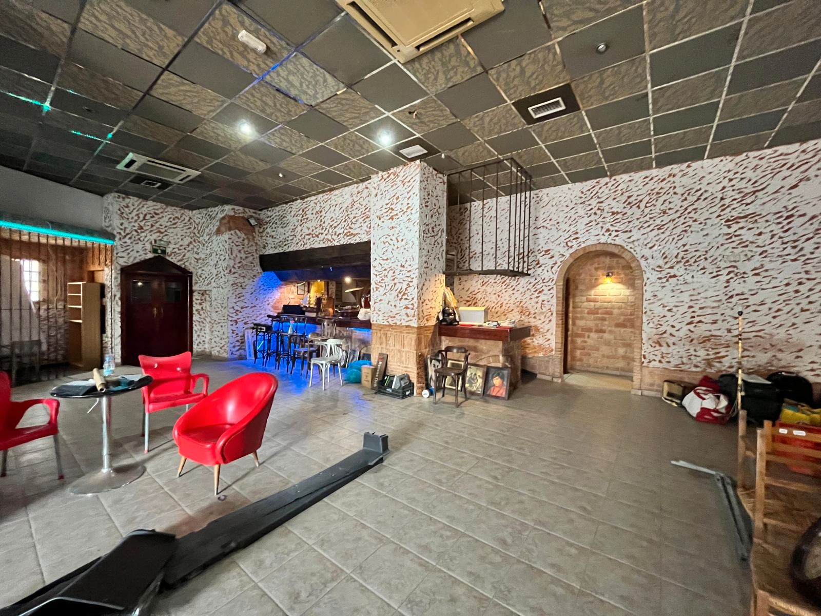 Premises for sale in Alicante / Alacant  with Air Conditioner
