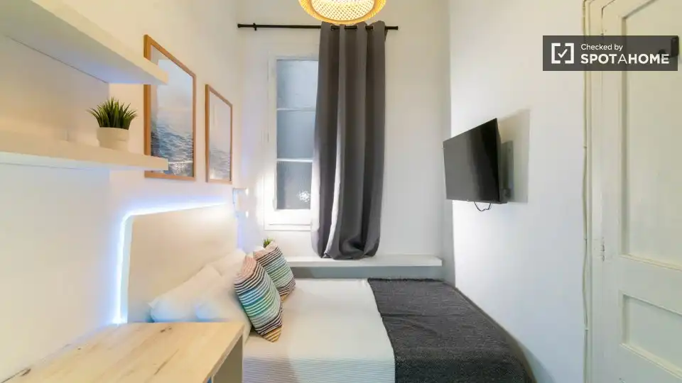 Bedroom of Flat for rent in Barcelona  with Air Conditioner, Heating and Furnished