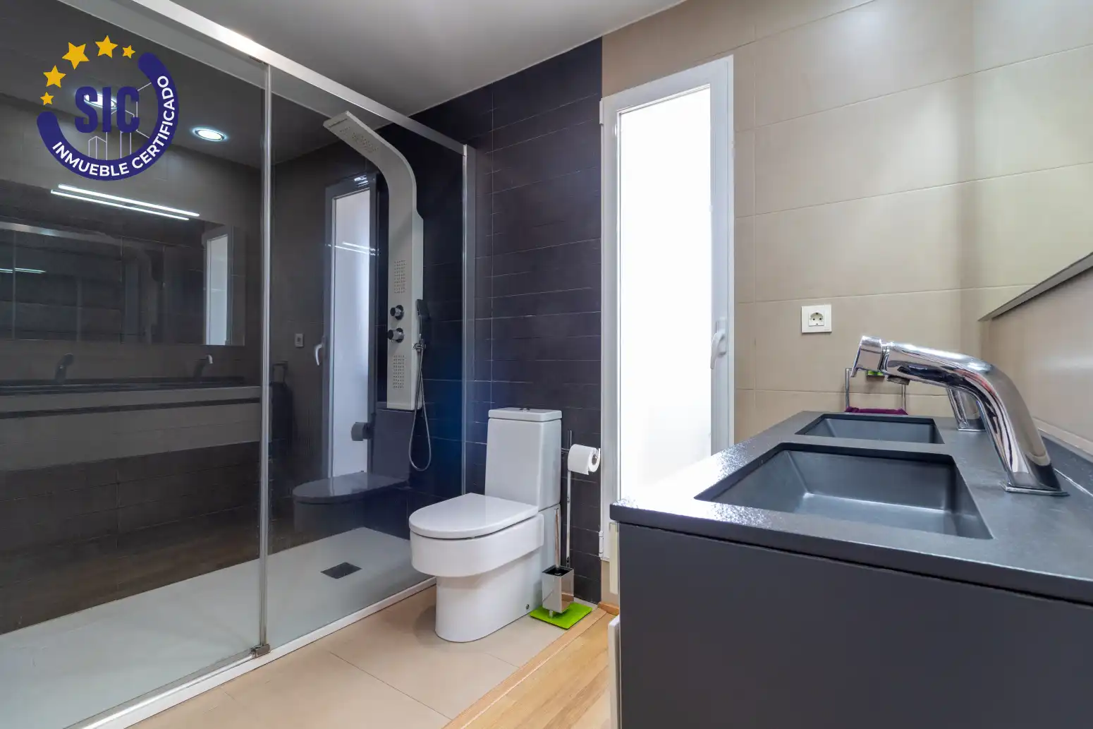 Bany de Casa adosada en venda en Sagunto / Sagunt amb Aire condicionat, Jardí privat i Parquet