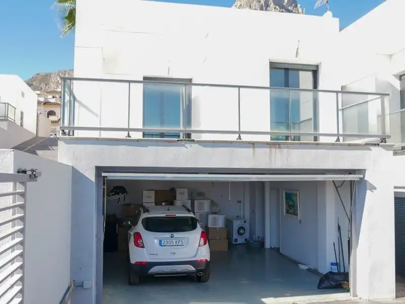 Vista exterior de Casa o xalet de lloguer en Polop amb Aire condicionat, Jardí privat i Terrassa