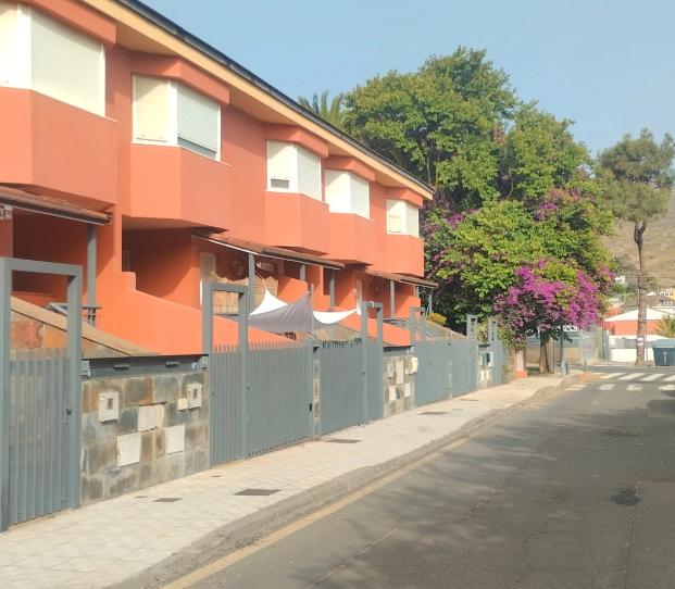 Foto 1 de Casa adosada en venda a Calle Catedrático Felipe González Vicén, Vega Lagunera, Santa Cruz de Tenerife