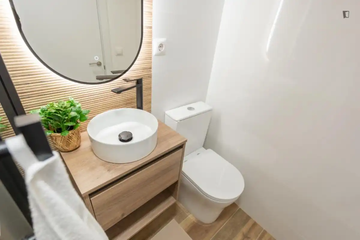 Badezimmer von Wohnung zur Miete in Madrid mit Klimaanlage, Möbliert und Waschmaschine