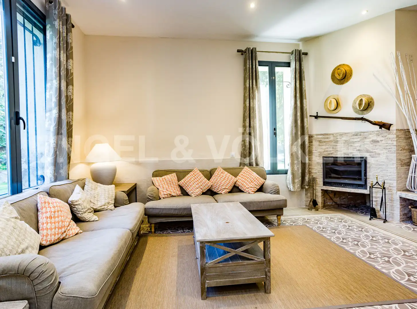 Living room of Country homes for sale in Llinars del Vallès  with Air Conditioner, Heating and Private garden