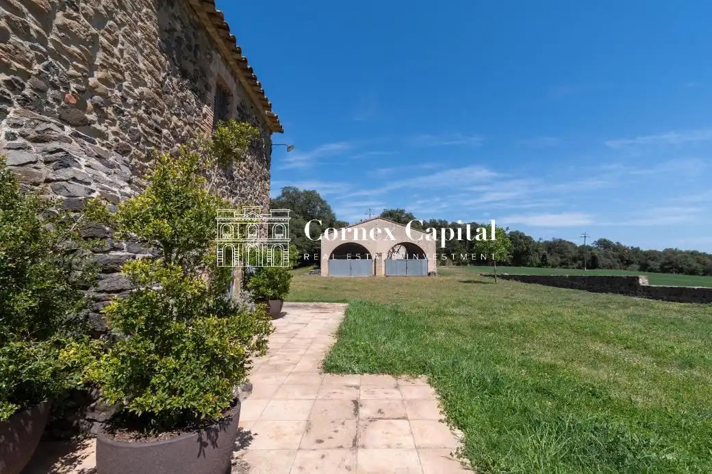 Vista exterior de Finca rústica de alquiler en Rupià con Aire acondicionado, Calefacción y Jardín privado
