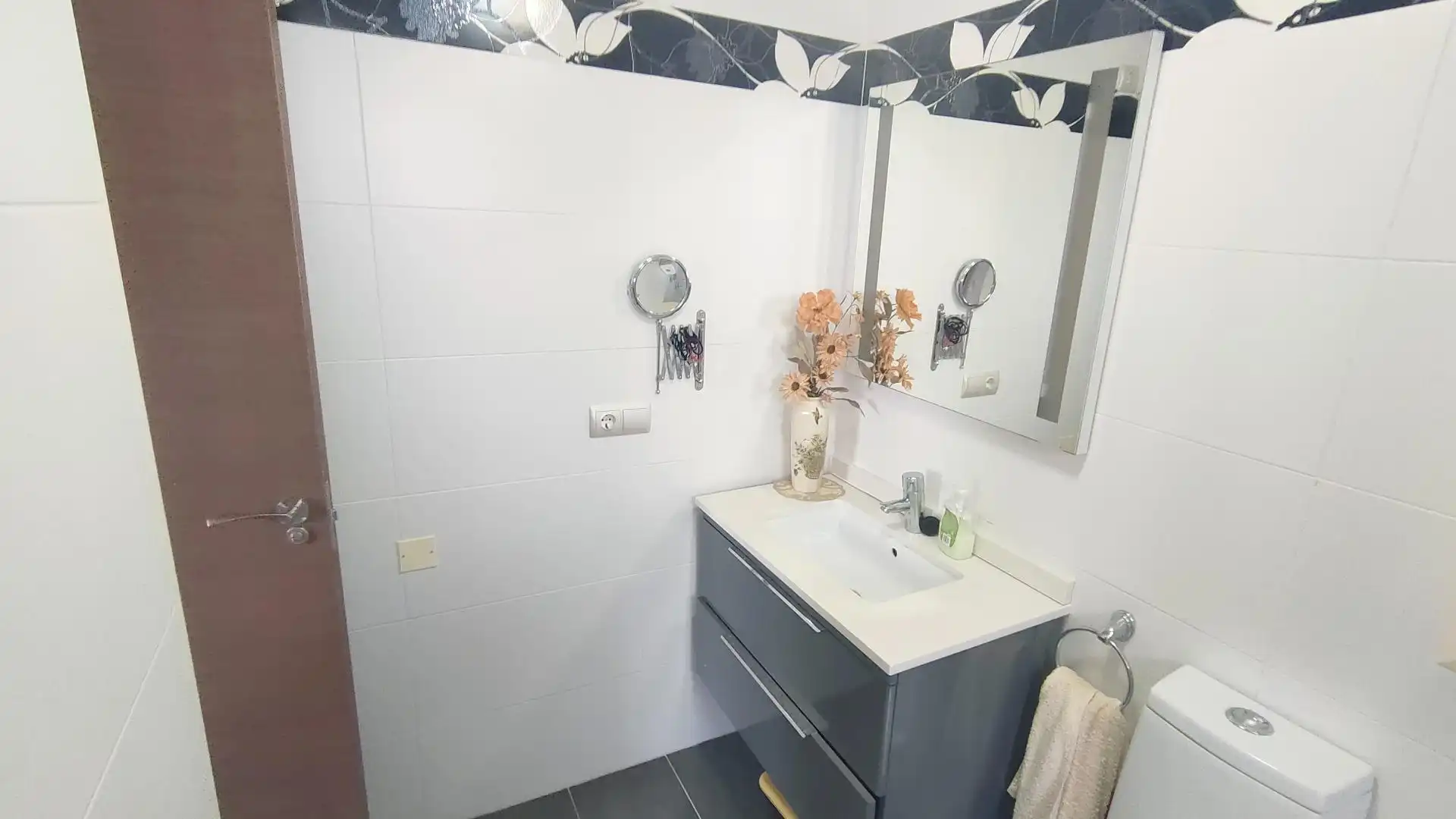Badezimmer von Erdgeschoss zum Verkauf in Pulpí mit Klimaanlage, Terrasse und Möbliert