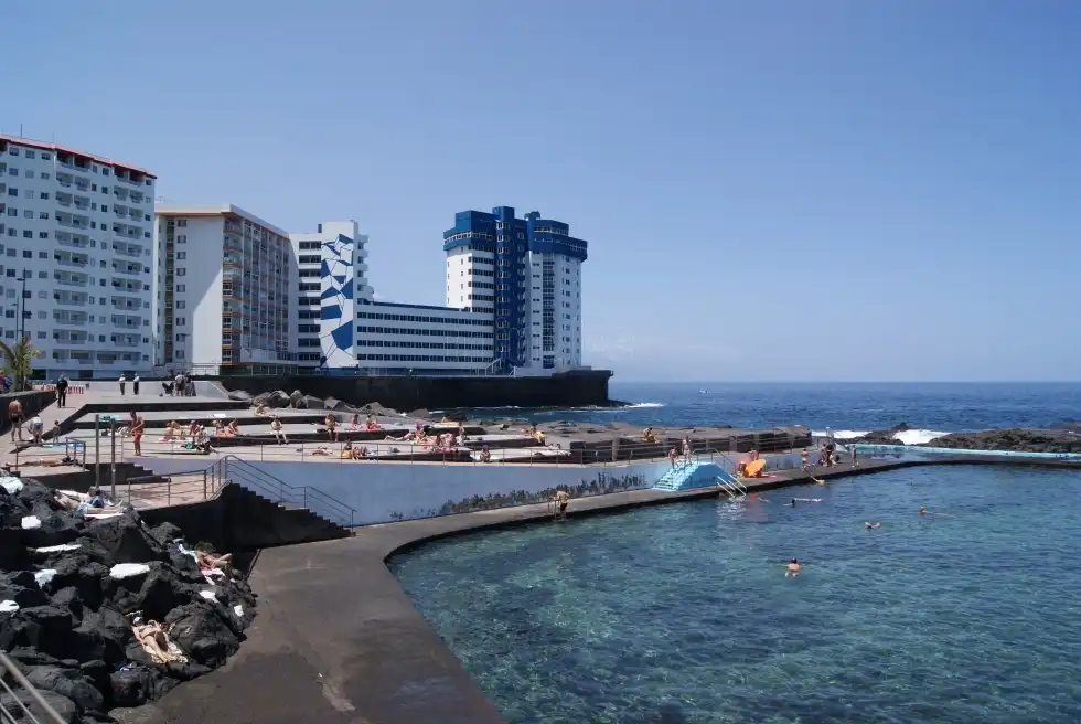 Piscina de Pis de lloguer en Tacoronte amb Aire condicionat i Moblat