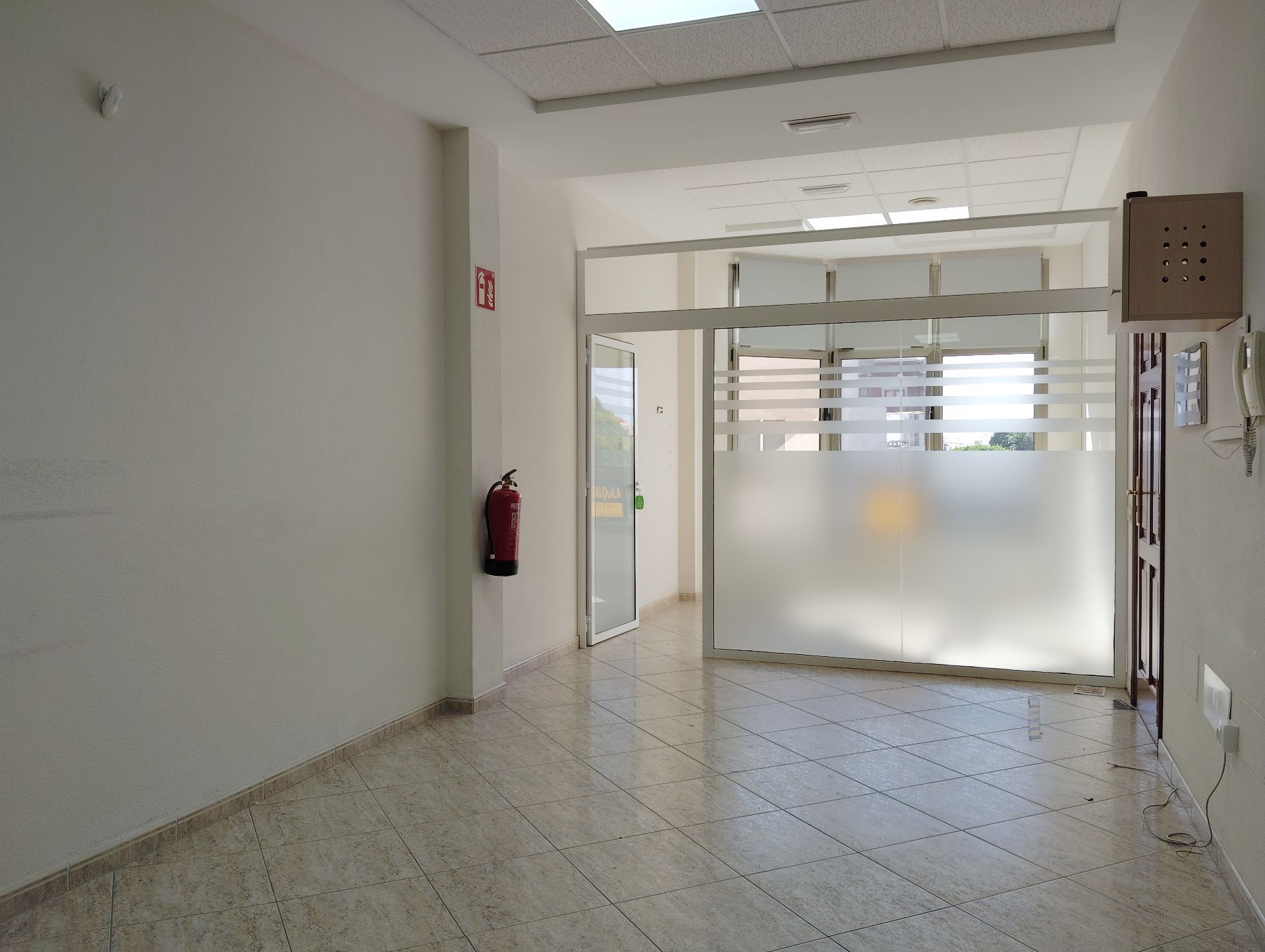 Büro miete in Santa Lucía de Tirajana mit Klimaanlage und Heizung