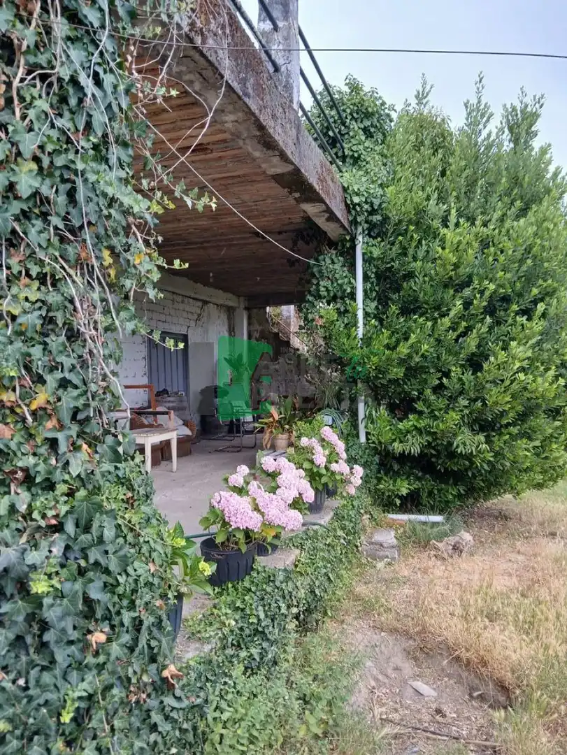 Jardín de Casa o chalet en venta en Ourense Capital  con Calefacción, Jardín privado y Terraza