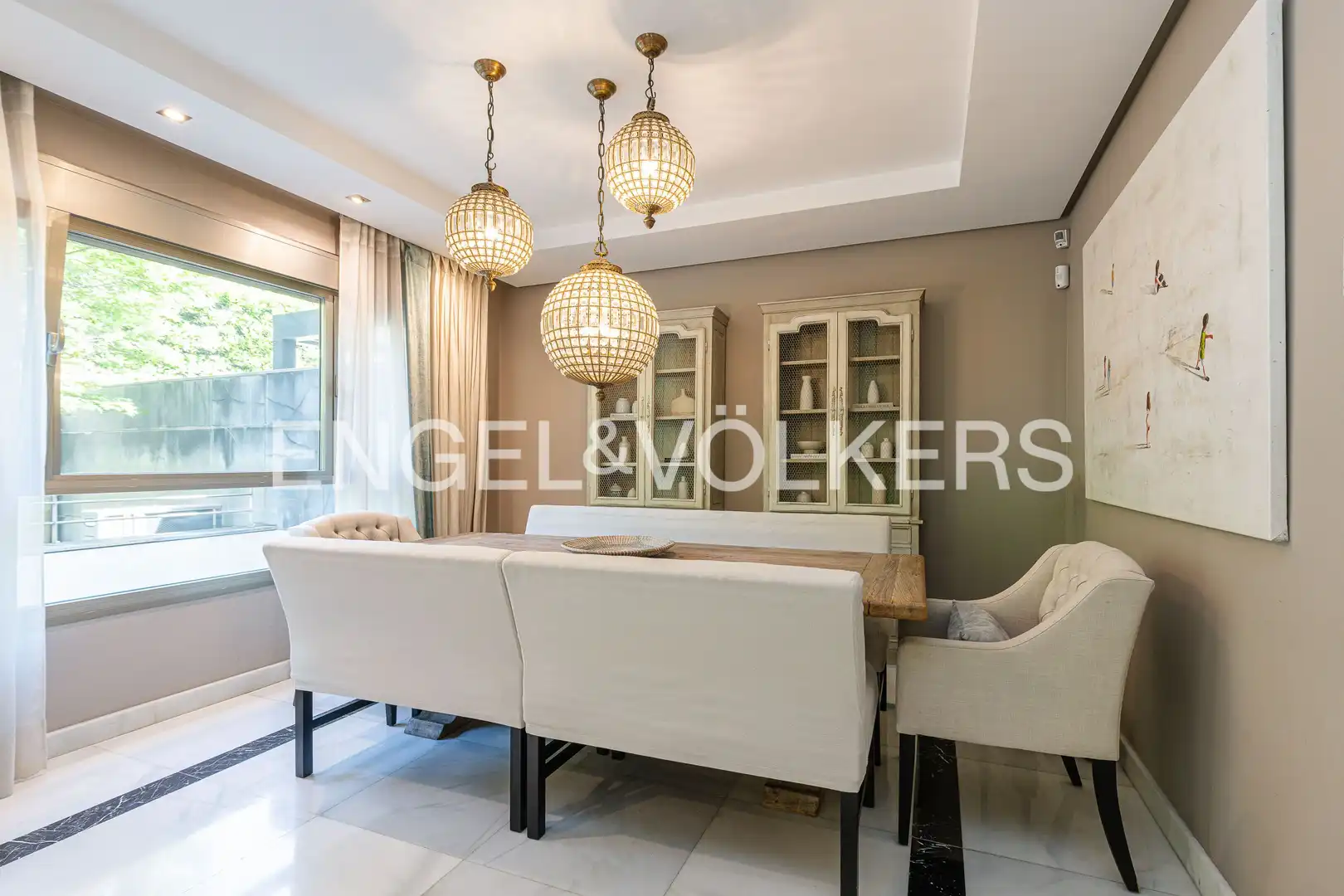 Comedor de Casa adosada de alquiler en Madrid con Aire acondicionado, Calefacción y Jardín privado