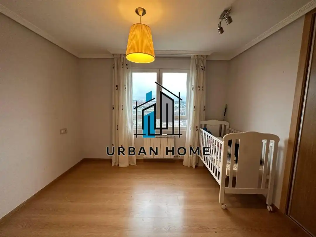Piso en venta en María Moliner, Armunia