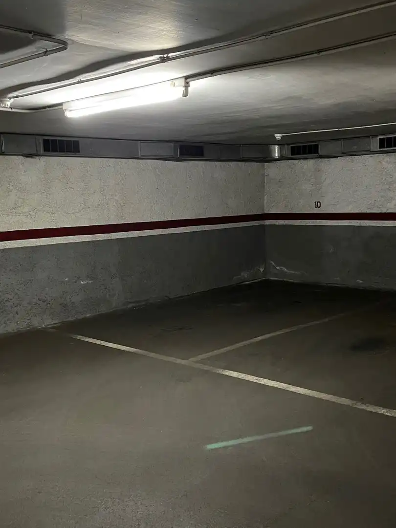 Garage zur Miete in Passatge de Xile, La Maternitat i Sant Ramon