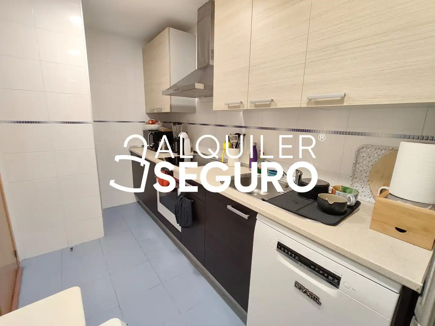 Cuina de Pis de lloguer en Madrid amb Aire condicionat, Calefacció i Piscina