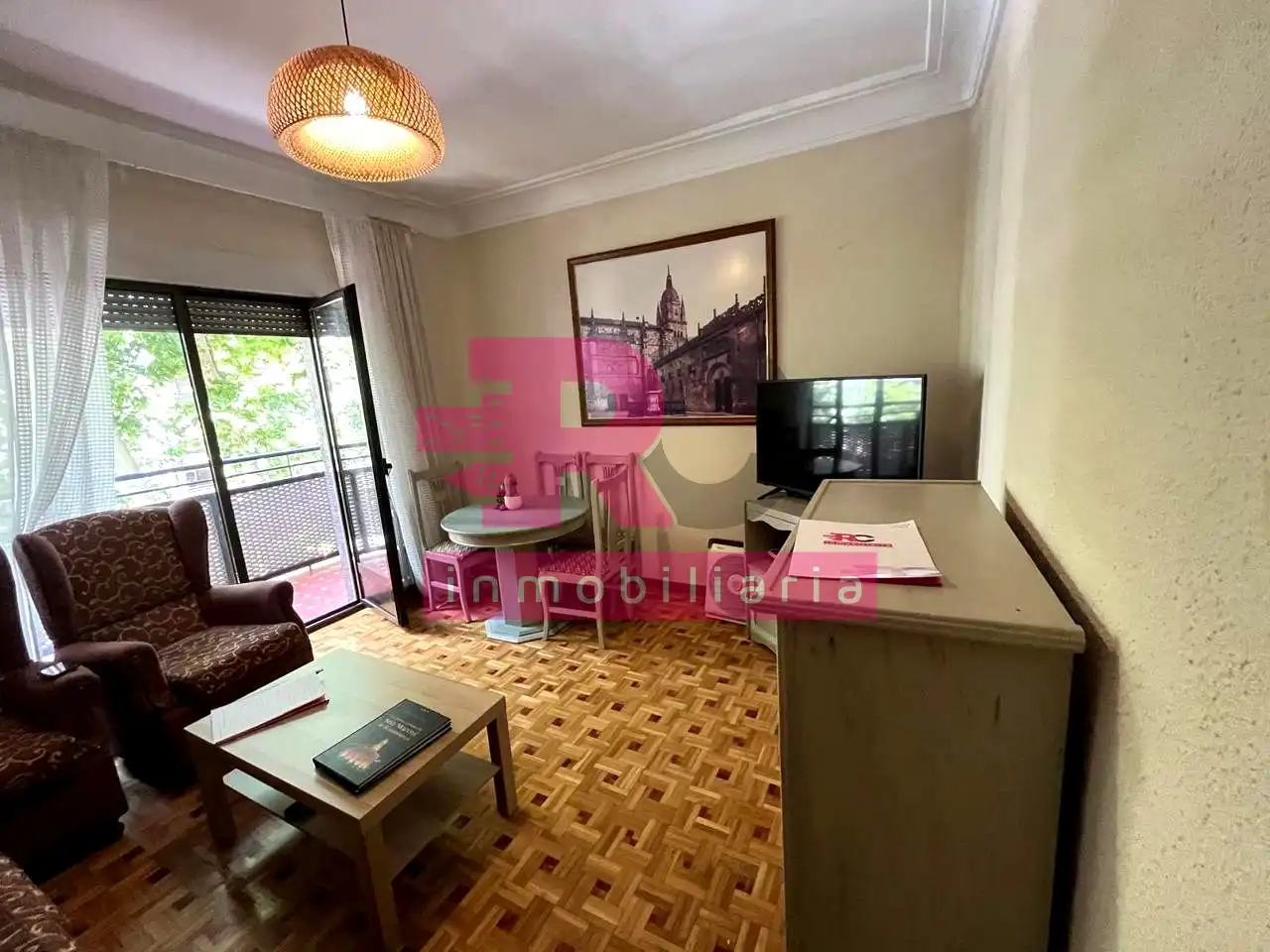 Flat for rent in Salesas