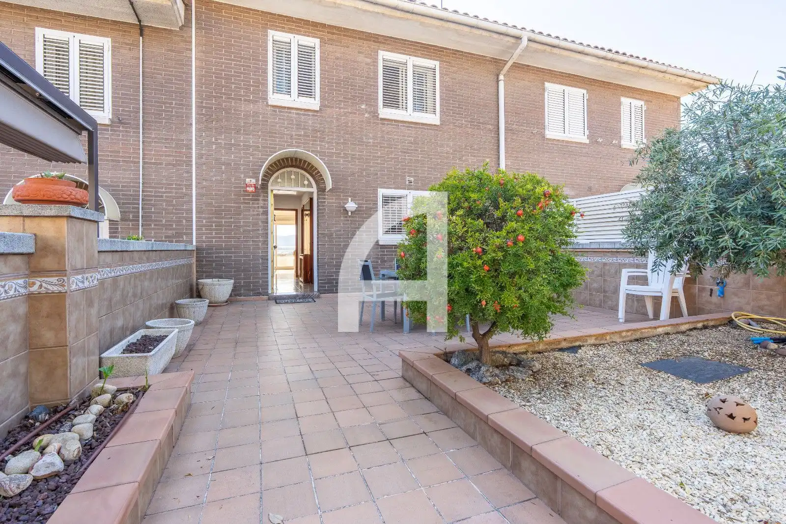 Vista exterior de Casa adosada en venta en Molins de Rei, Barcelona