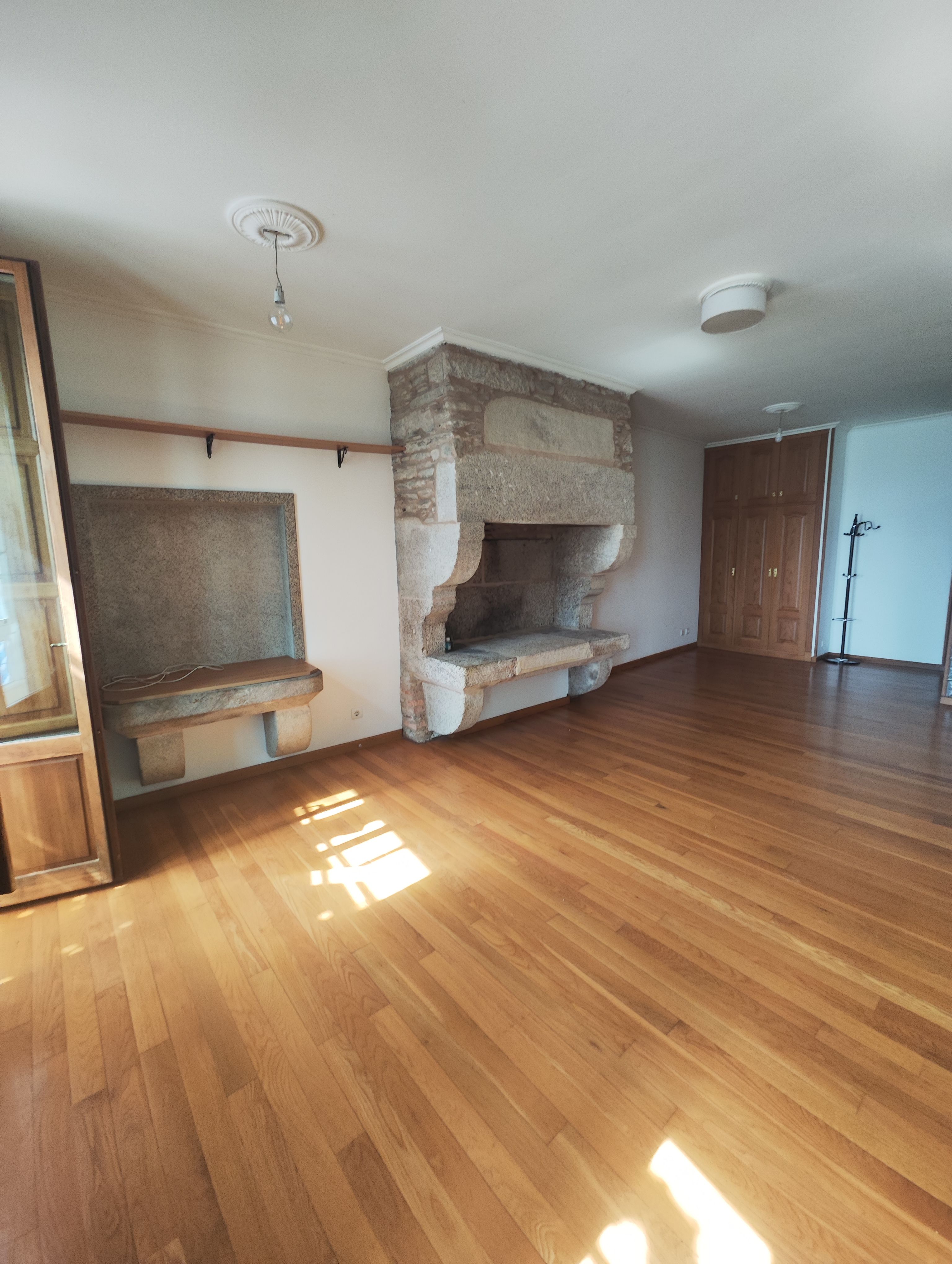 Sala de estar de Piso en venta en Santiago de Compostela  con Calefacción, Parquet y Horno