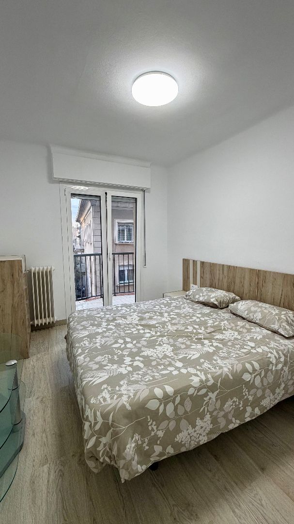 Bedroom of Flat for sale in Figueres  with Heating, Parquet flooring and Furnished