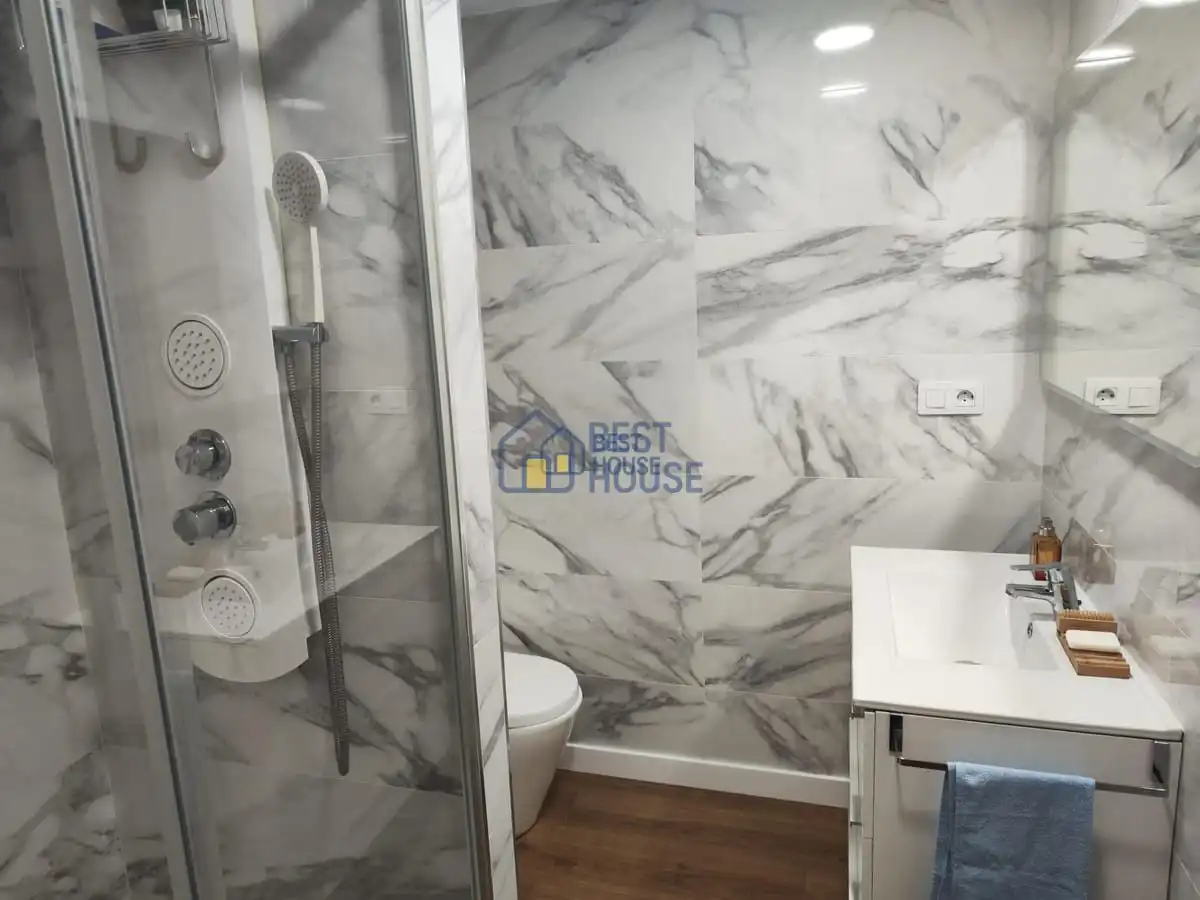 Bathroom of Flat for rent in León Capital   with Heating, Parquet flooring and Terrace
