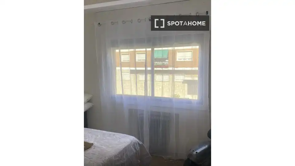 Appartamento con terrazza in affitto a Ciudad Lineal, imagen 5