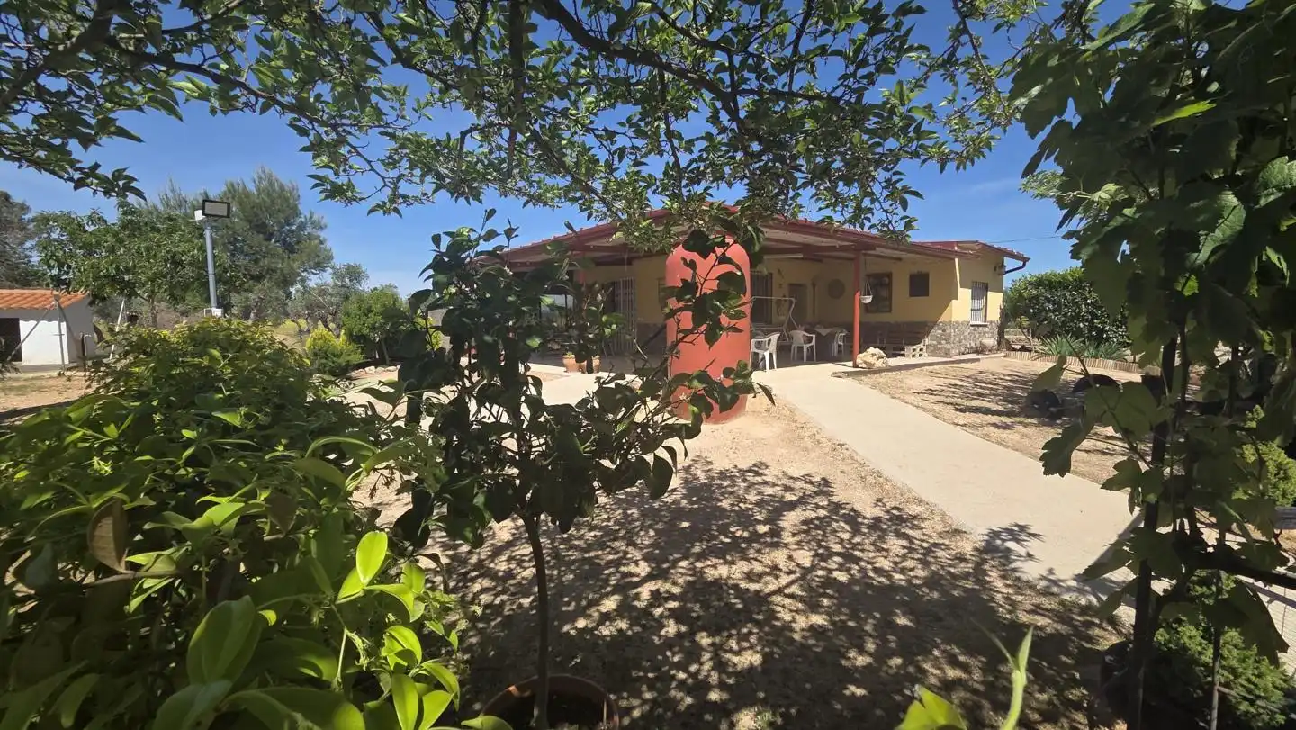 Vista exterior de Casa o chalet en venta en Tarancón con Aire acondicionado, Piscina y Amueblado