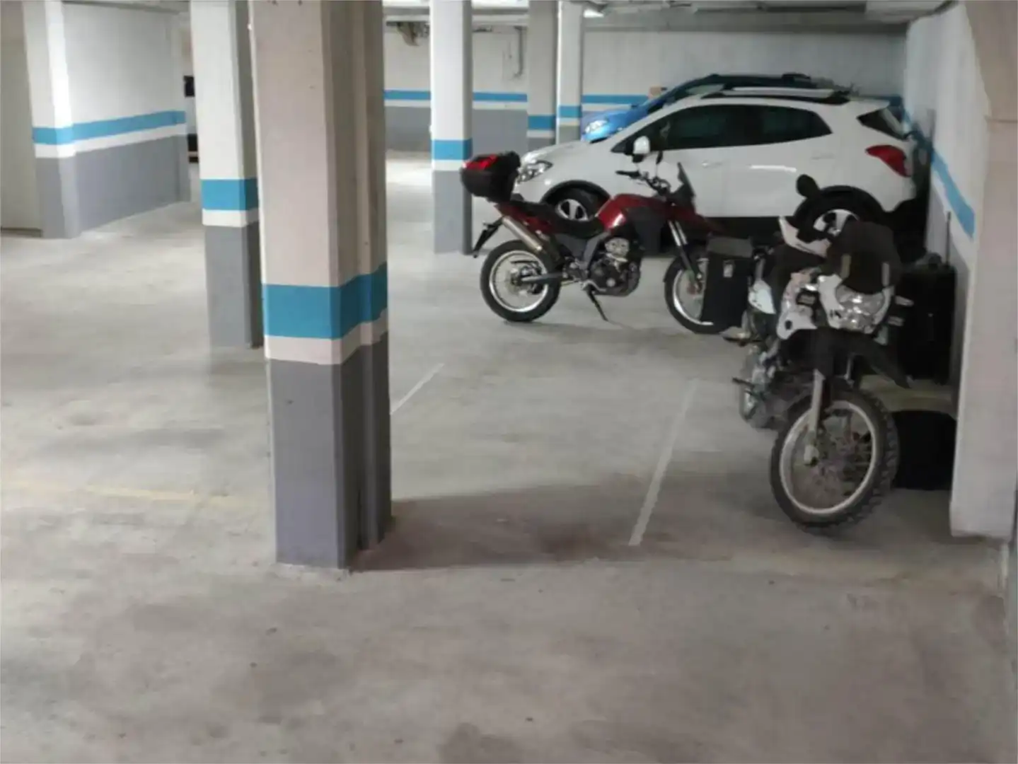 Parkplatz von Garage zur Miete in Valderrobres