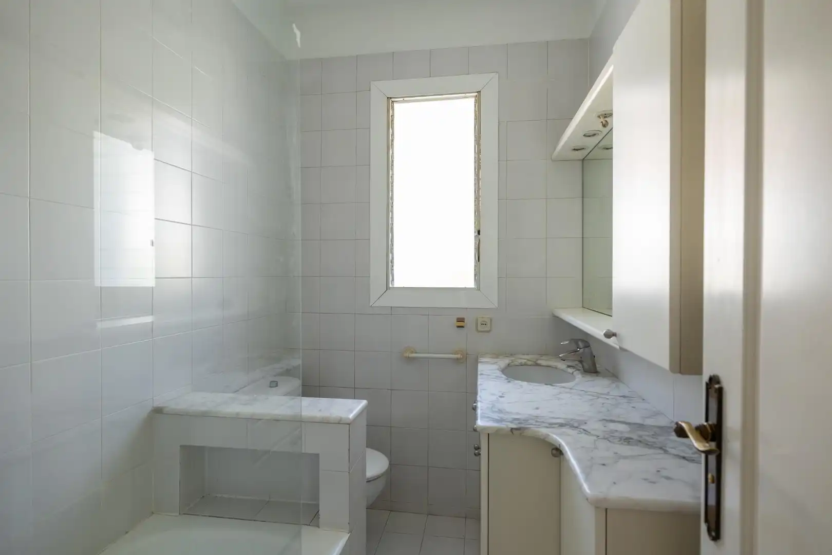 Baño de Casa o chalet de alquiler en Barcelona con Calefacción, Parquet y Terraza