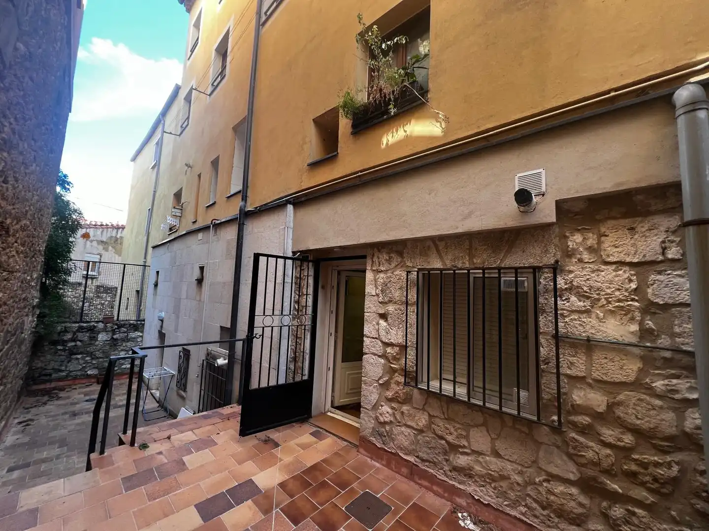 Vista exterior de Apartament en venda en Burgos amb Parquet