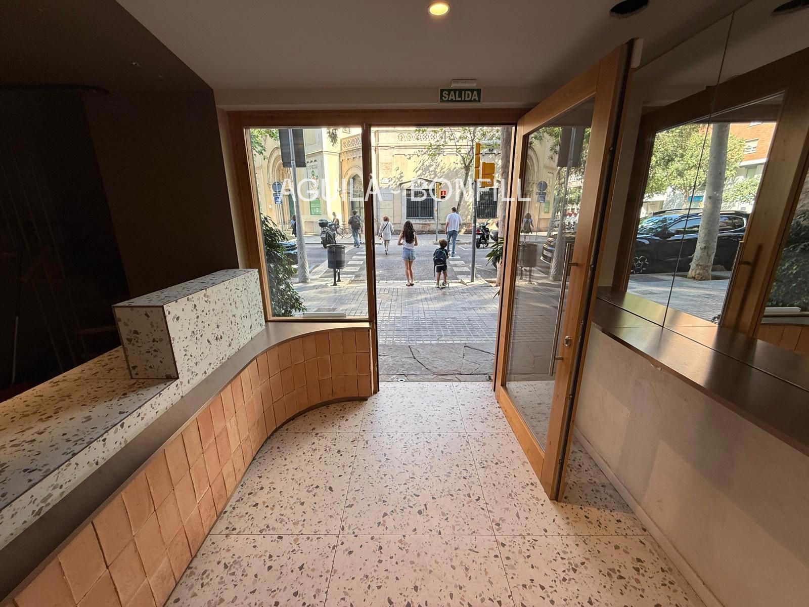 Premises to rent in  Barcelona Capital  with Air Conditioner