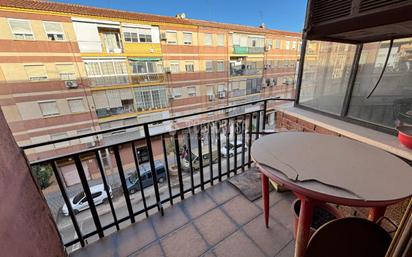 Vista exterior de Pis en venda en Alaquàs amb Aire condicionat i Balcó