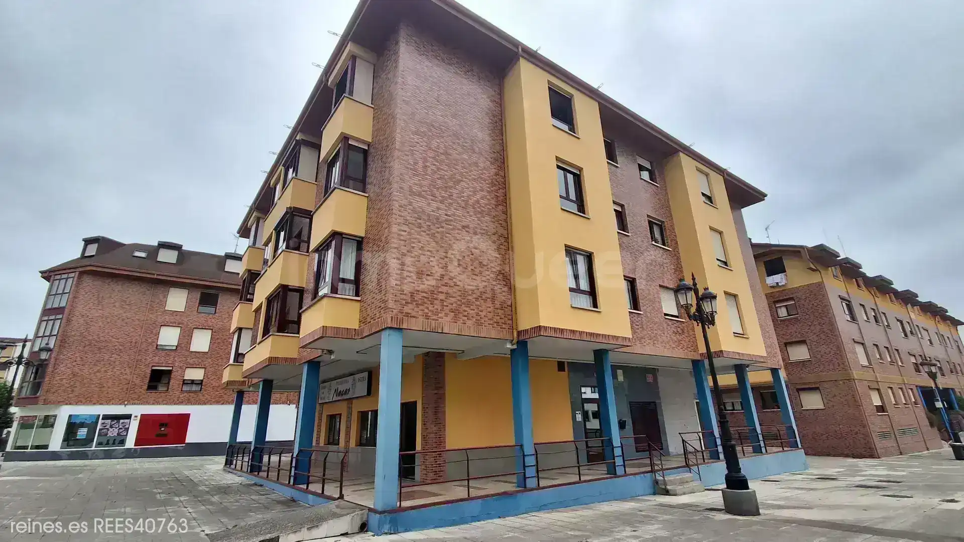 Vista exterior de Piso en venta en Oviedo 