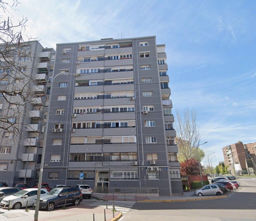 Exterior view of Flat for sale in Fuenlabrada  with Air Conditioner, Heating and Oven