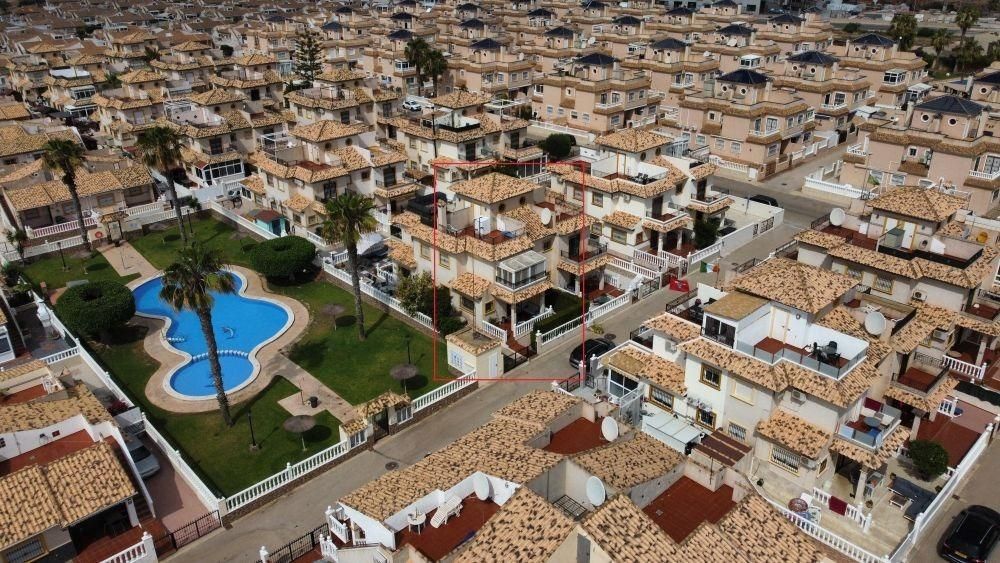 Exterior view of Single-family semi-detached for sale in Orihuela  with Private garden, Terrace and Balcony