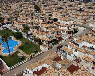 Vista exterior de Casa adosada en venda en Orihuela amb Jardí privat, Terrassa i Balcó