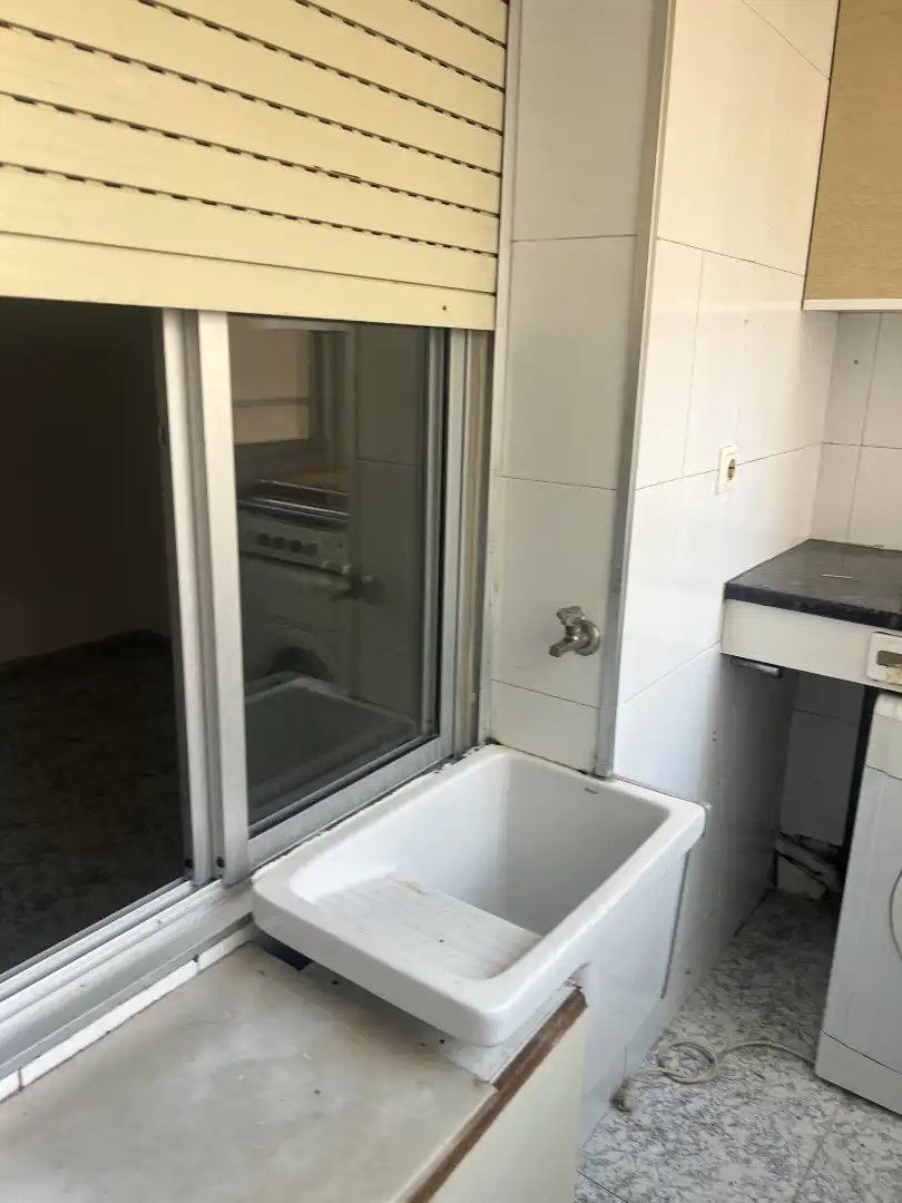 Baño de Piso en venta en Badalona con Horno, Balcón y Alarma