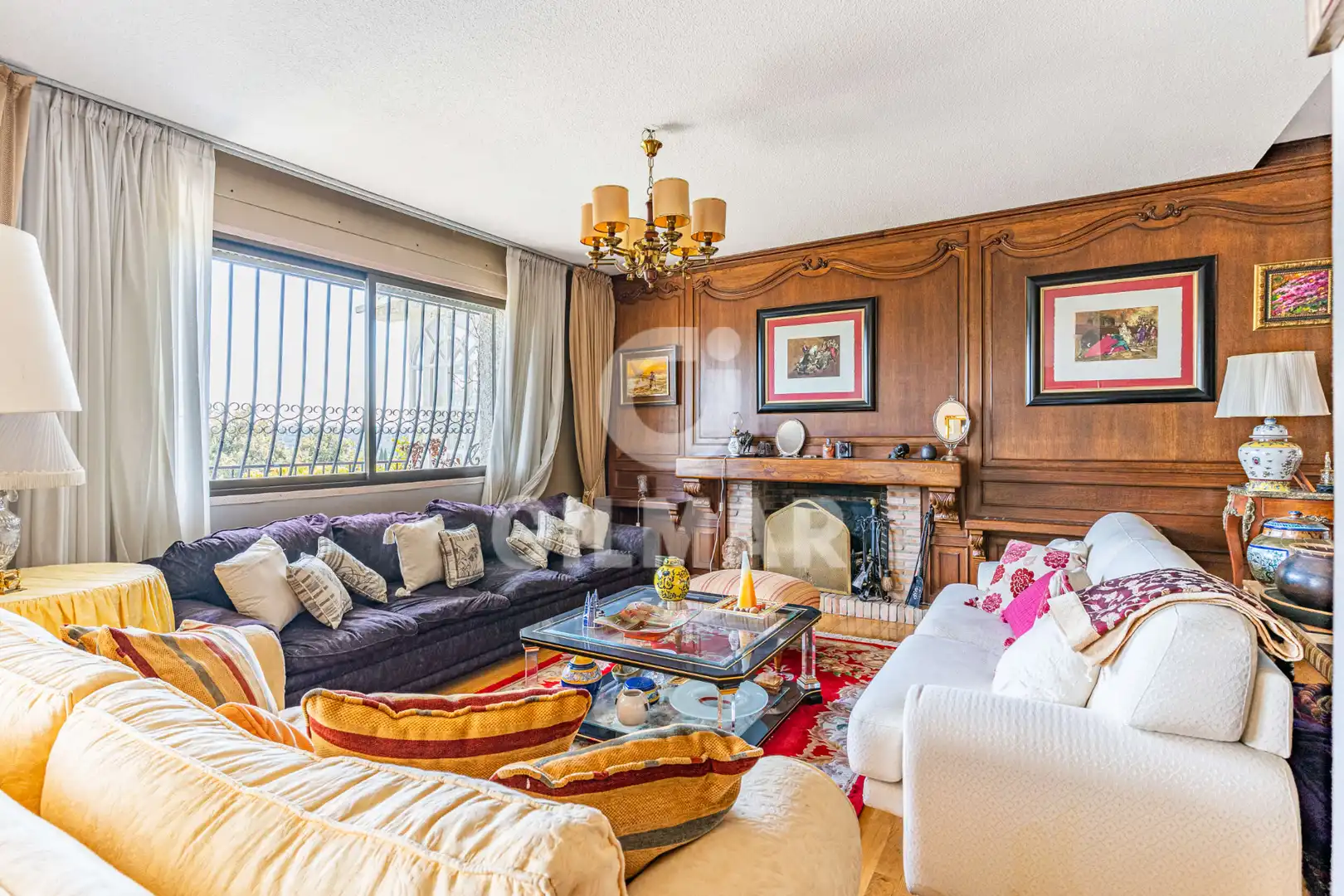 Sala d'estar de Casa o xalet en venda en Las Rozas de Madrid amb Aire condicionat, Calefacció i Jardí privat