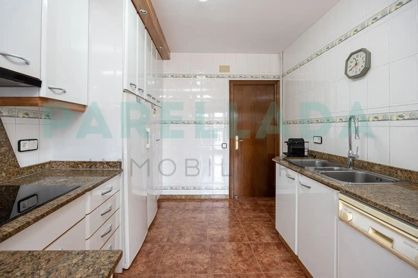 Cocina de Casa o chalet en venta en Badalona con Aire acondicionado, Calefacción y Jardín privado
