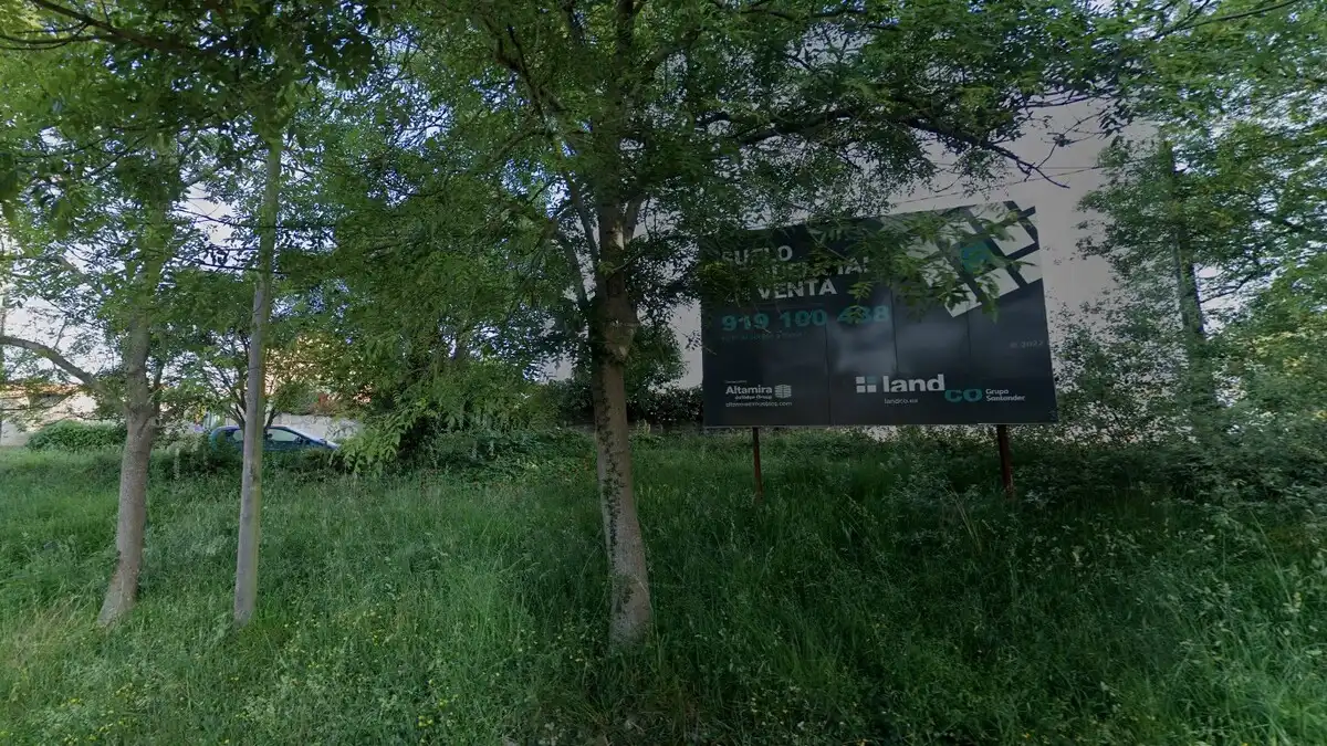 Lands and plots for sale in LA NOZALEDA, PARROQUIA DE ROCES, imagen 2
